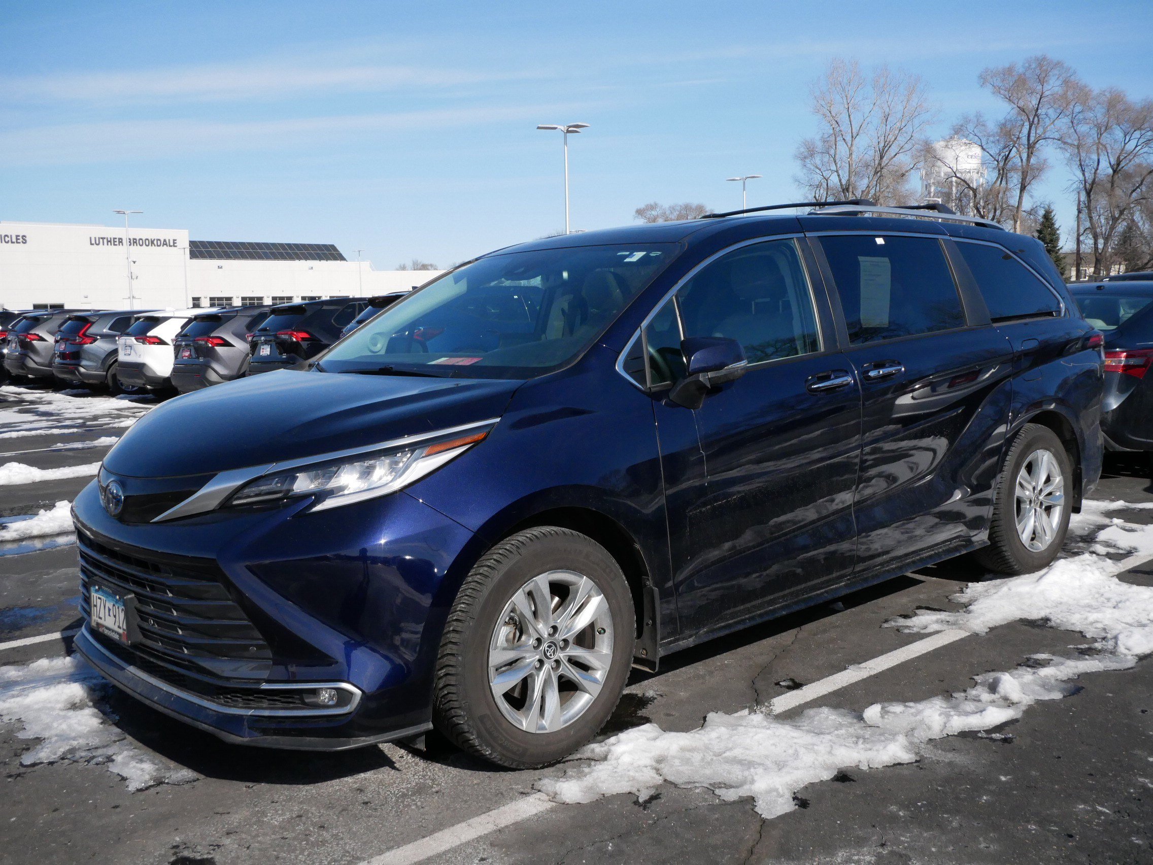 Certified 2022 Toyota Sienna Limited with VIN 5TDZSKFC9NS058594 for sale in Brooklyn Center, Minnesota
