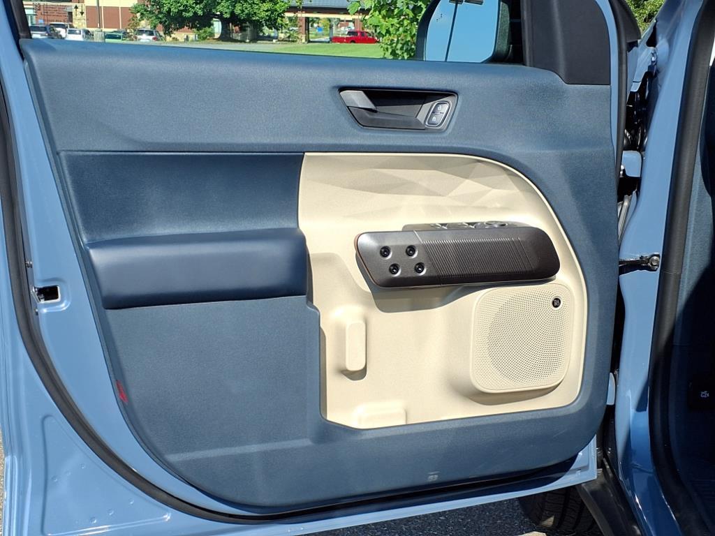 2025 Ford Maverick Lariat photo 4