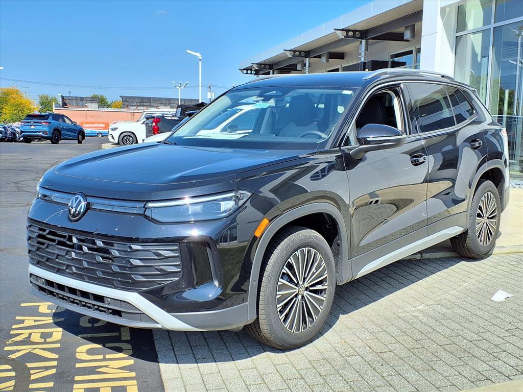 2025 Volkswagen Tiguan S photo 2
