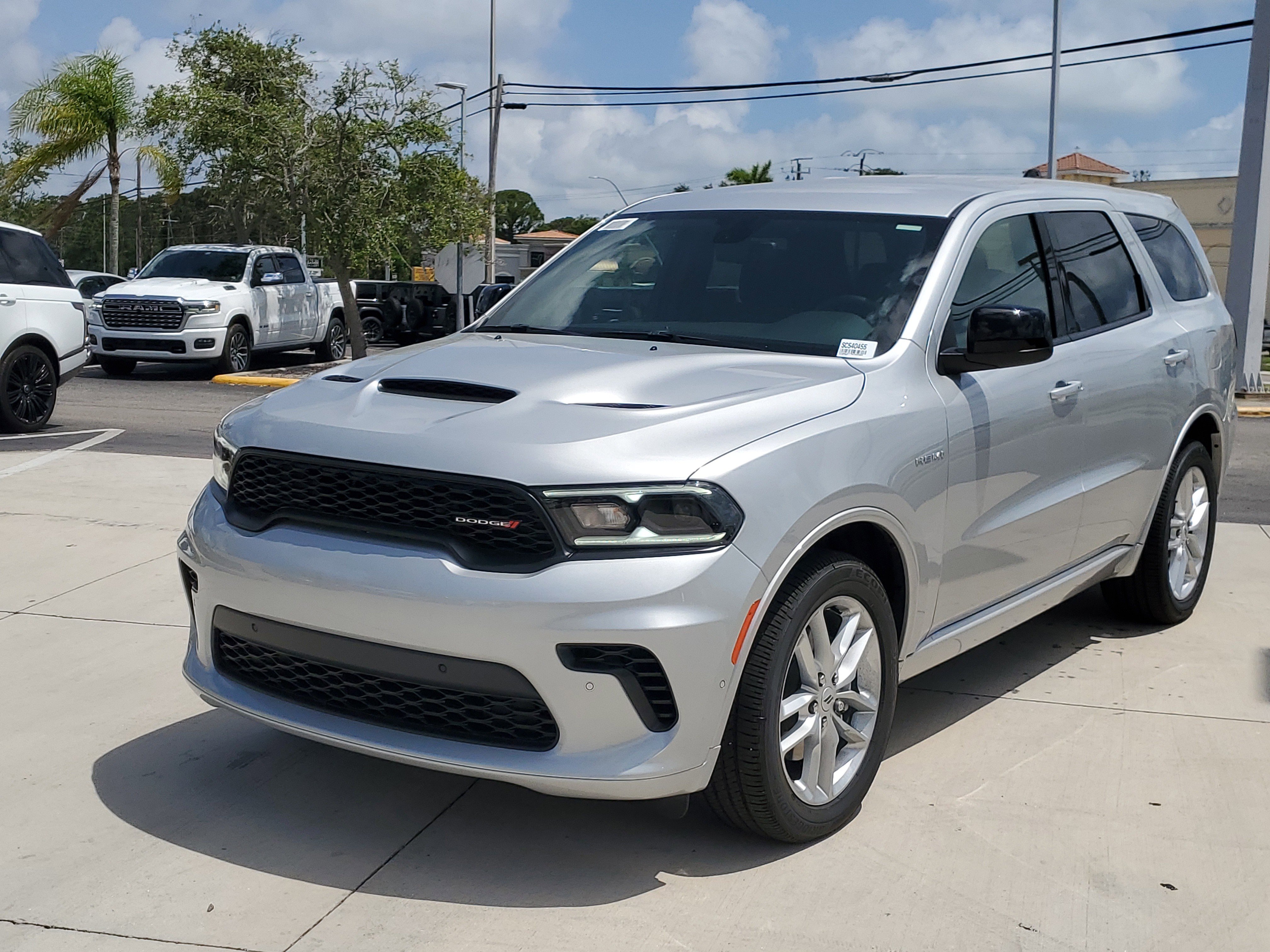 2025 Dodge Durango R/T photo 3