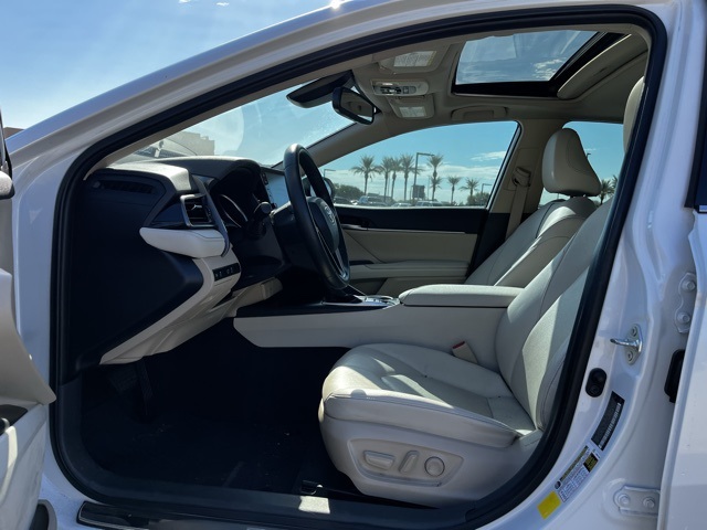 2021 Toyota Camry XLE photo 10