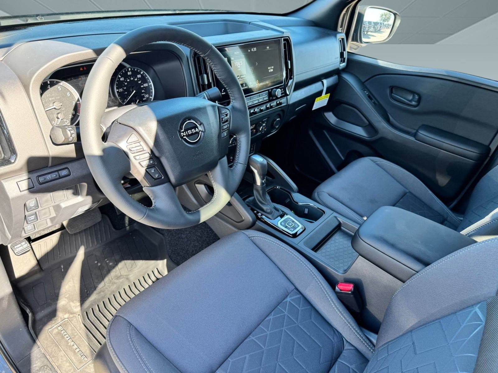 2026 Nissan Frontier SV photo 2