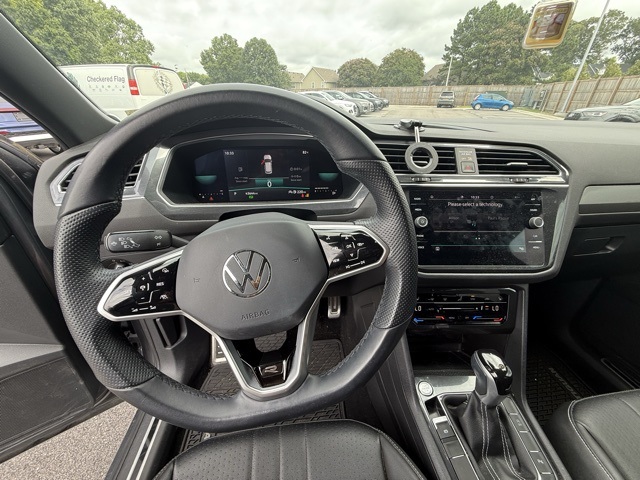 2023 Volkswagen Tiguan SE R-Line Black photo 8