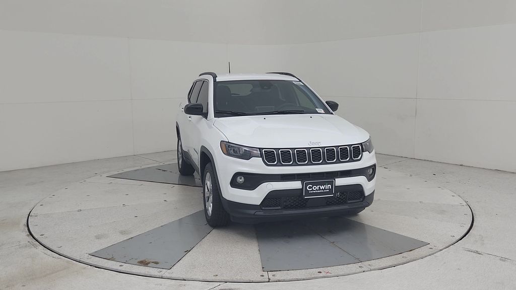 2026 Jeep Compass Latitude photo 4