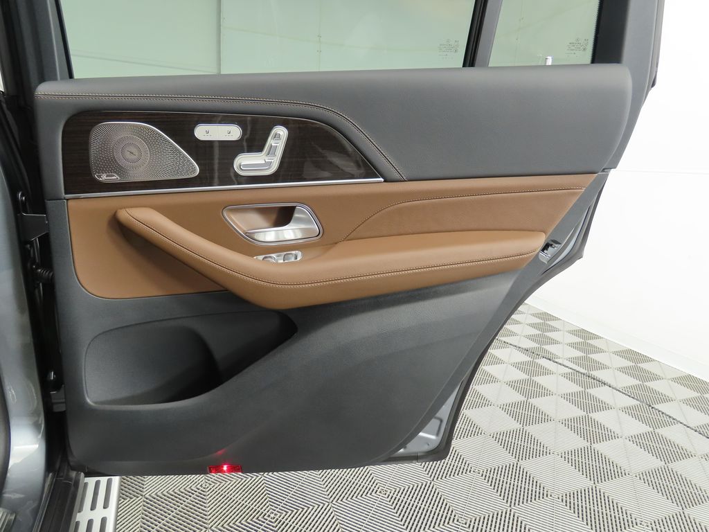 2026 Mercedes Benz GLS 580 4MATIC photo 28
