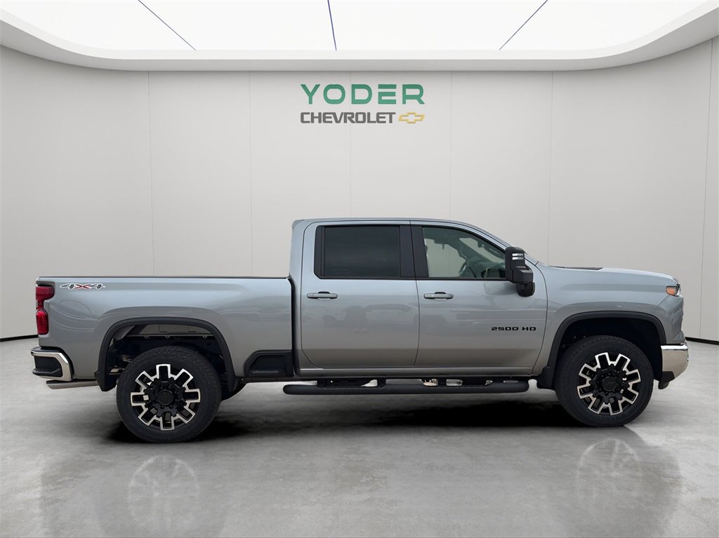 2026 Chevrolet Silverado 2500HD LT photo 4