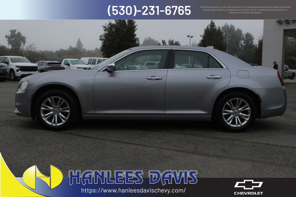 2016 Chrysler 300 photo 2