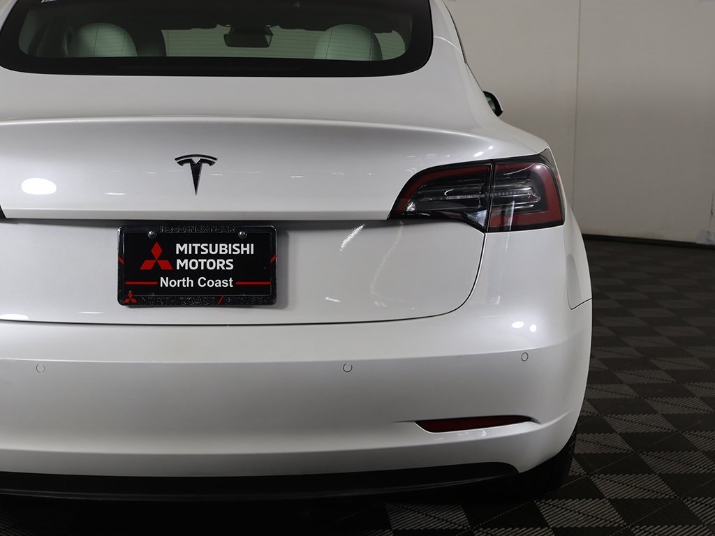 2021 Tesla Model 3 Standard Range Plus photo 9