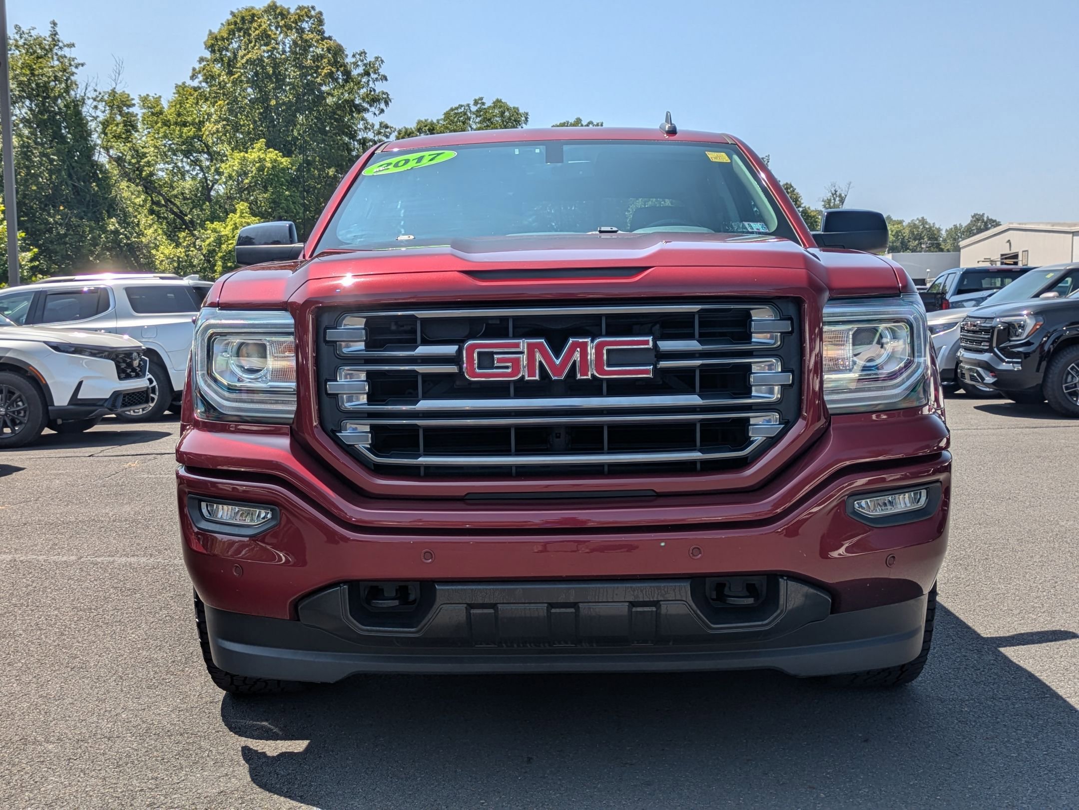 2017 Gmc Sierra 1500 SLT photo 2