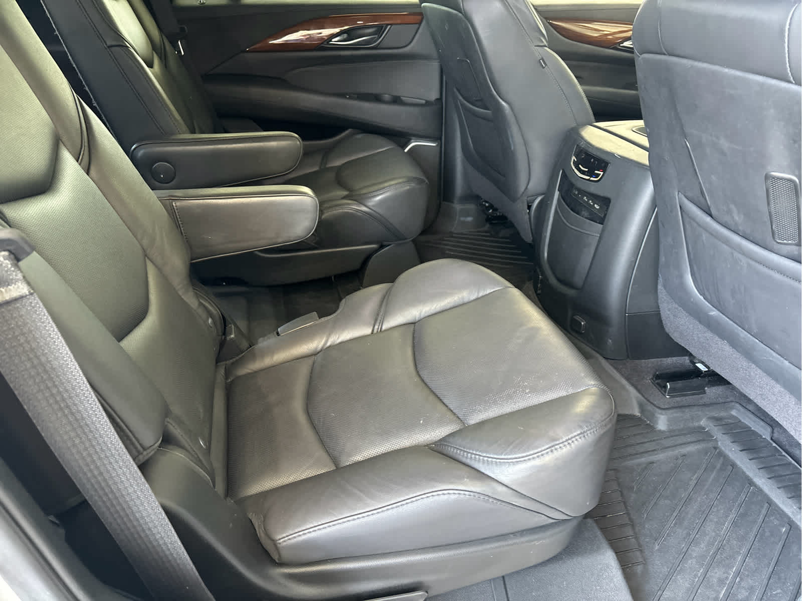 2020 Cadillac Escalade Luxury photo 12
