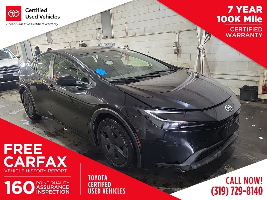 2024 Toyota Prius LE's photo