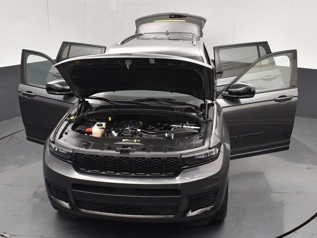 2024 Jeep Grand Cherokee Altitude photo 25