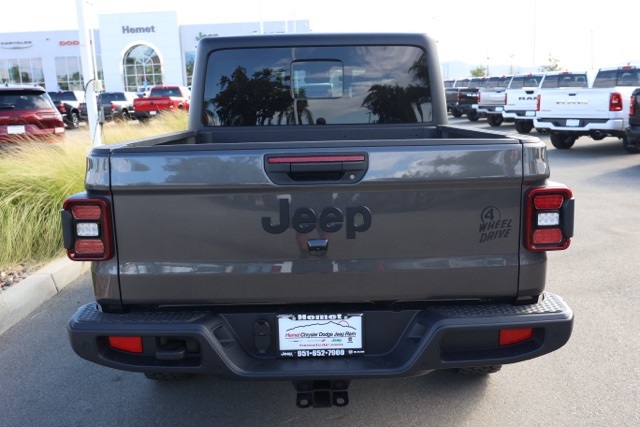 New 2025 Granite Crystal Metallic Clear-Coat Exterior Paint Jeep Willys image 4