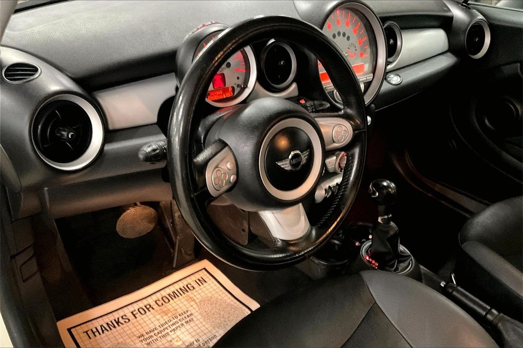 2010 MINI COOPER - Image 12