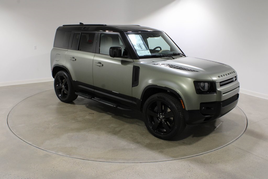 2025 Land Rover Defender 110 X-Dynamic SE photo 7