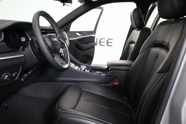 2025 Jeep Grand Cherokee Limited photo 12