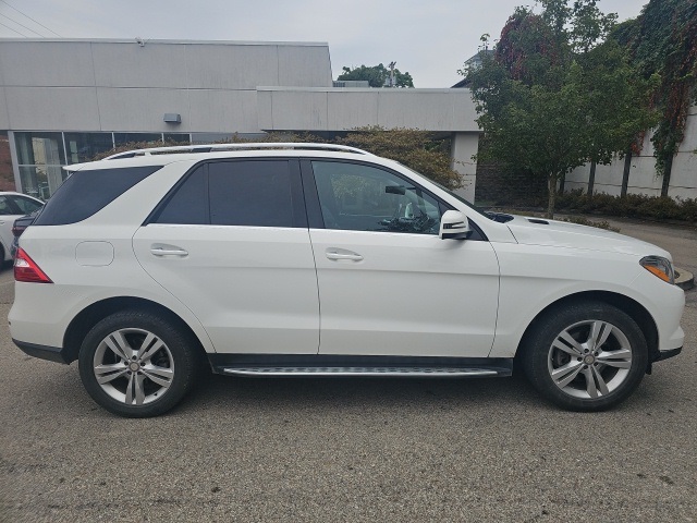 2015 Mercedes Benz ML 350 4MATIC photo 2