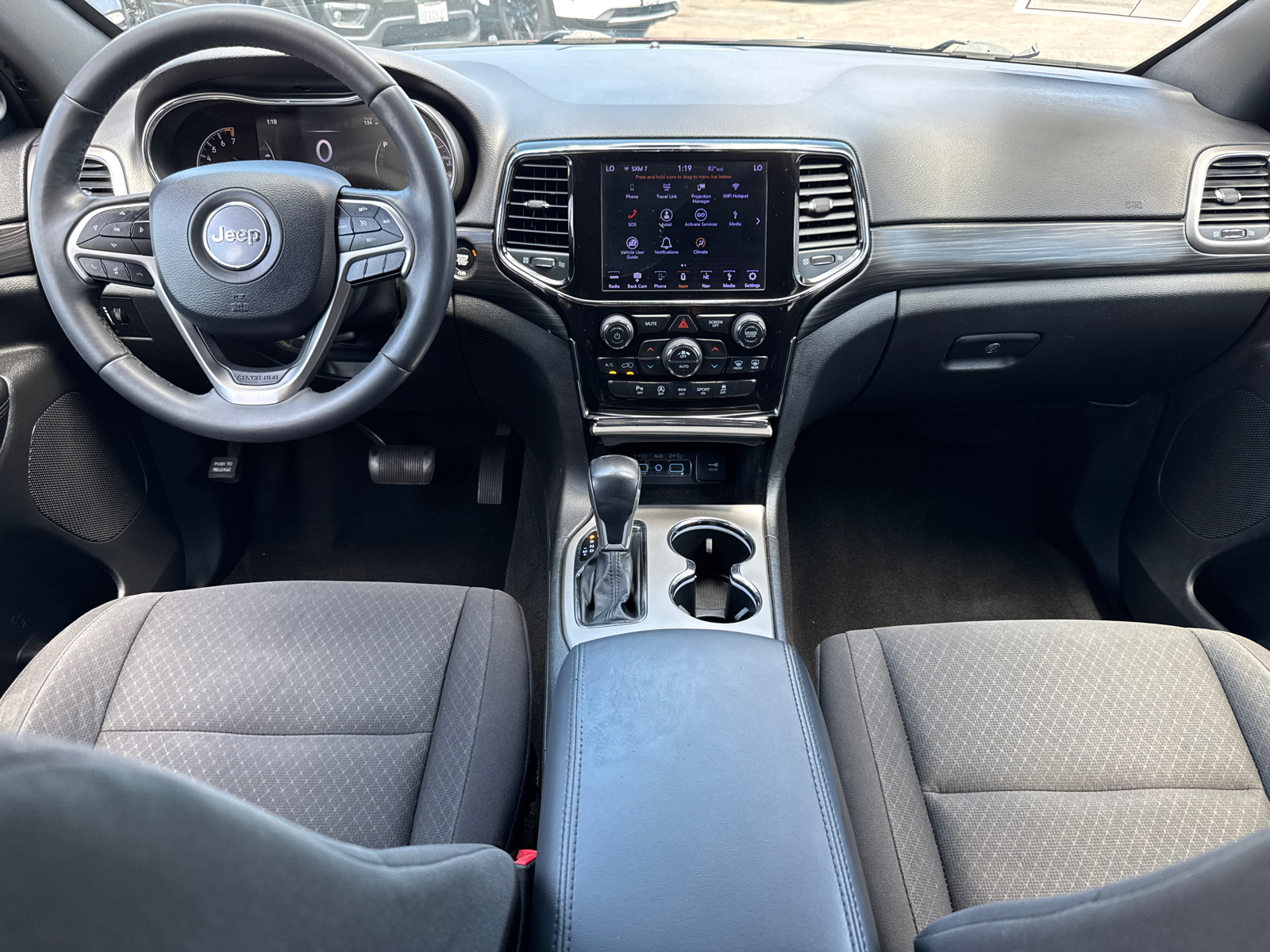 2019 Jeep Grand Cherokee Laredo E photo 6