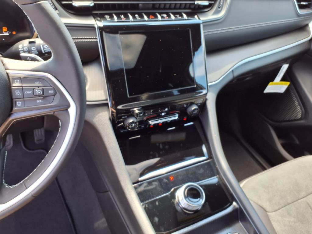 2025 Jeep Grand Cherokee Altitude X photo 15