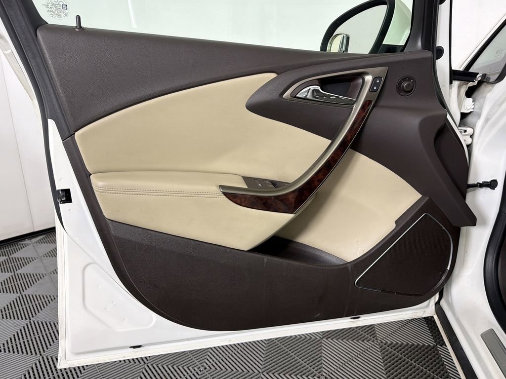 2013 Buick Verano Base photo 8