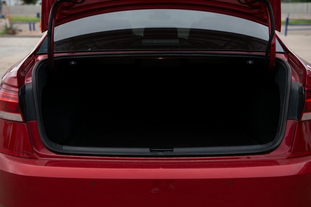 2022 Volkswagen Passat 2.0T Limited photo 12