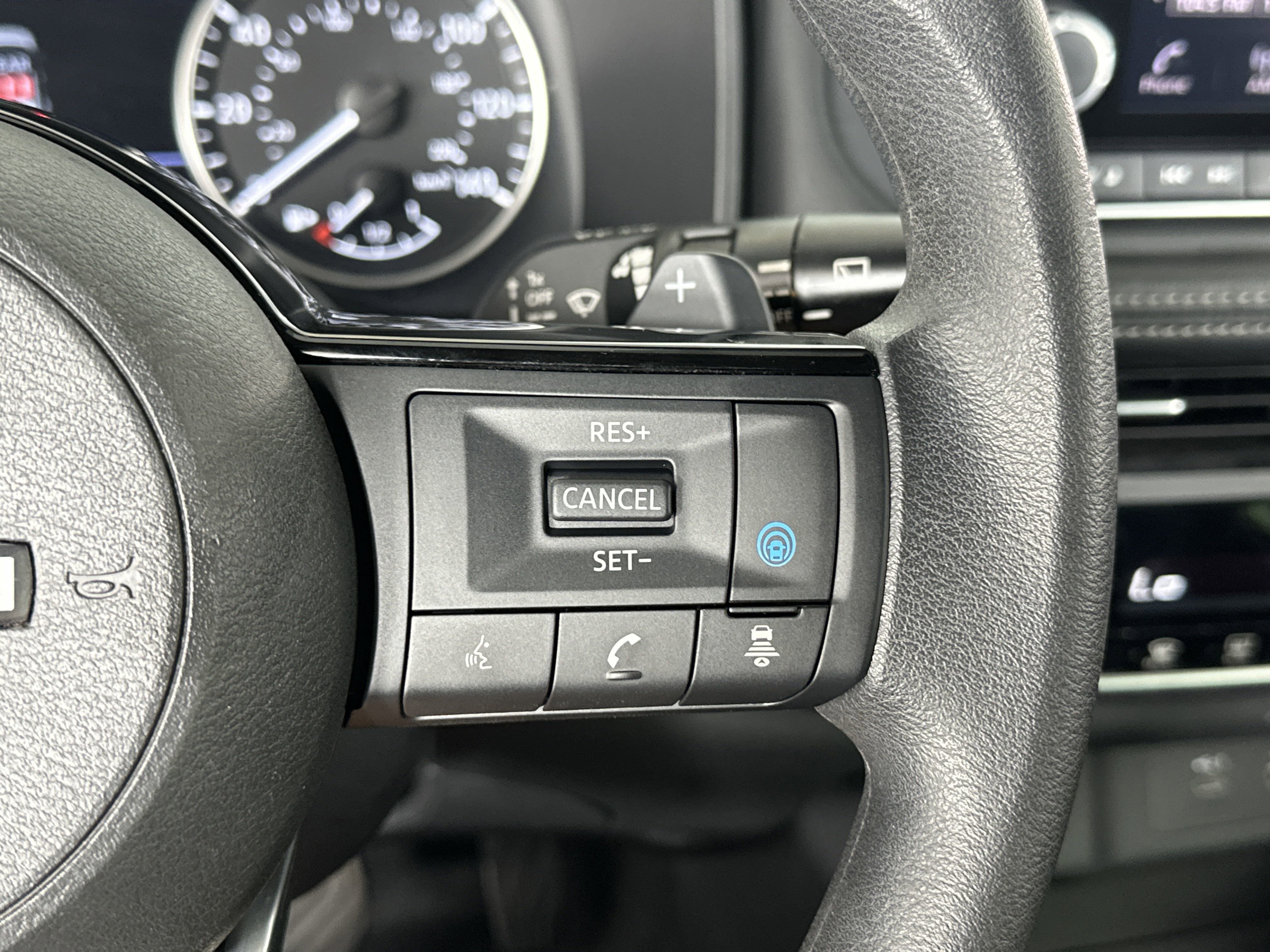 2023 Nissan Rogue SV photo 12