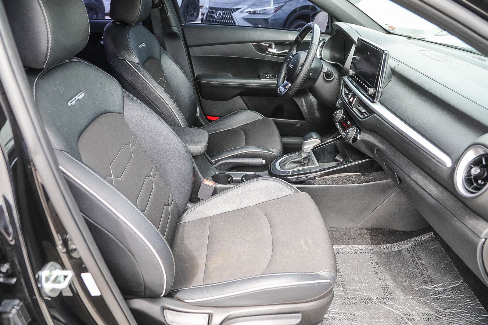 2023 Kia Forte GT-Line photo 15