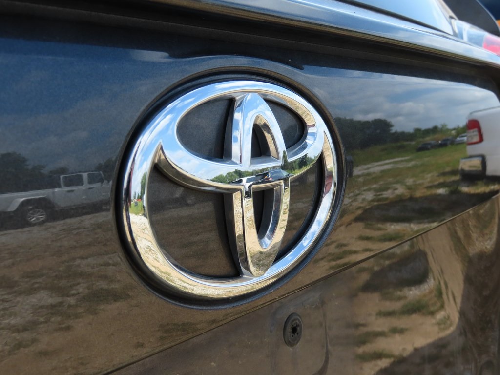 2023 Toyota RAV4 LE photo 16