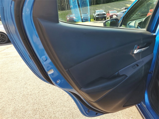 2020 Toyota Yaris LE photo 22