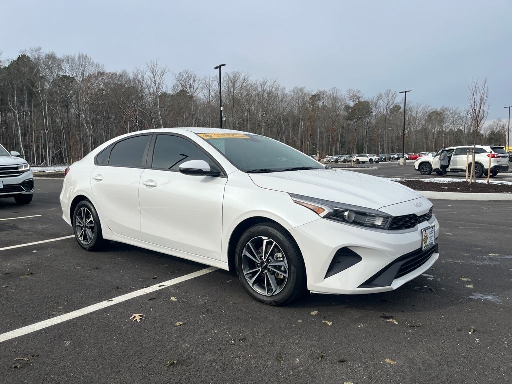 2024 Kia Forte LXS's photo