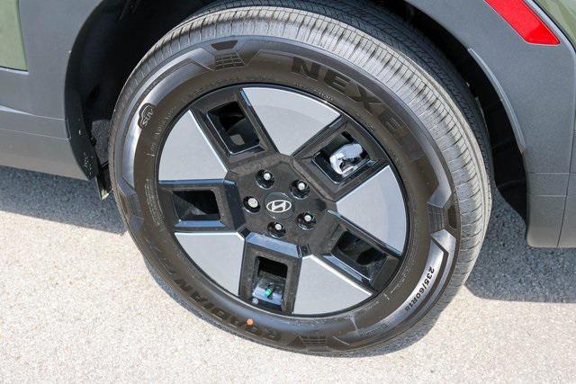 New 2025 Green Hyundai SEL image 5