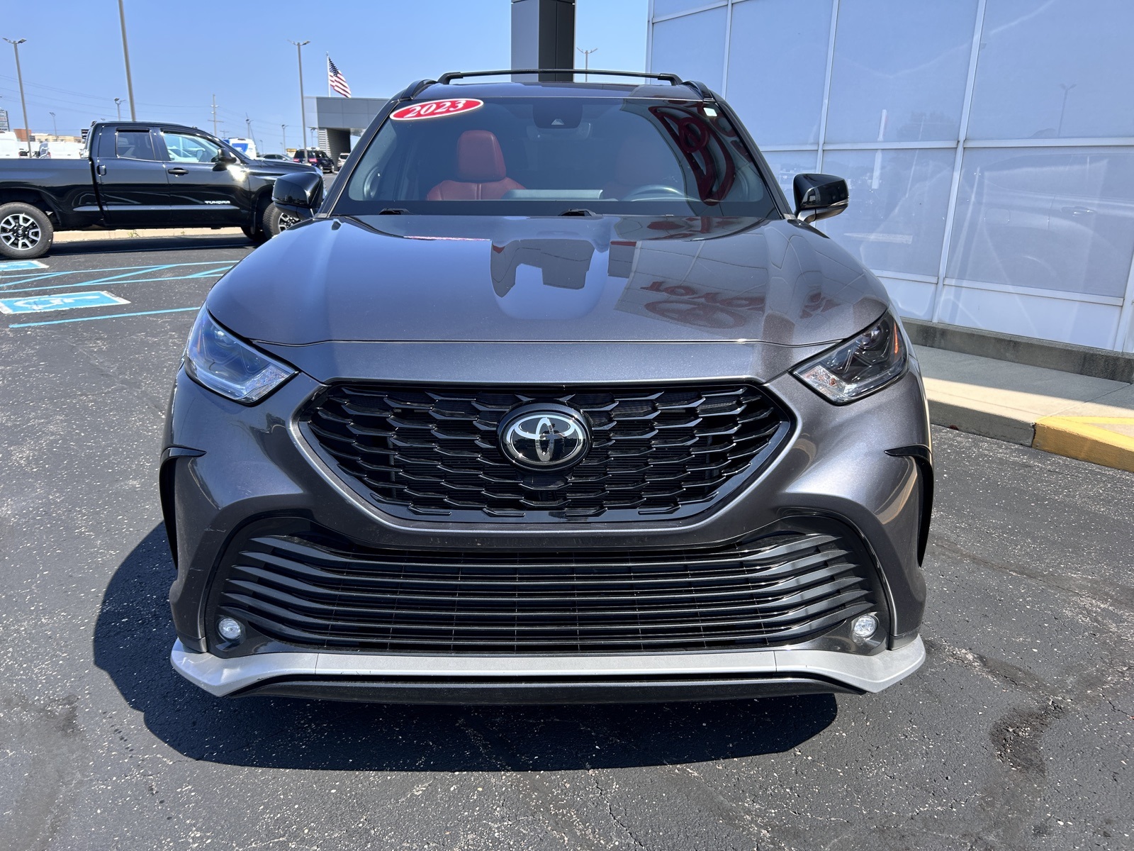 2023 Toyota Highlander XSE photo 3