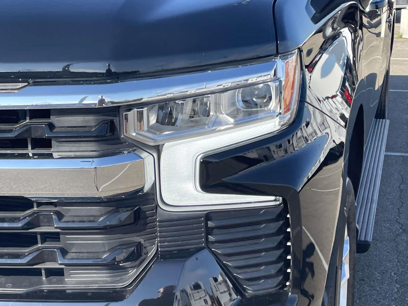 2024 Chevrolet Silverado 1500 LT photo 8