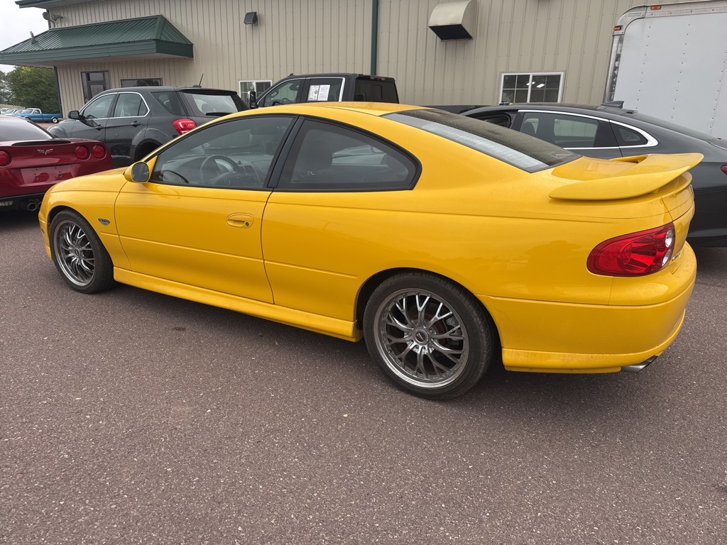 2004 Pontiac GTO photo 2