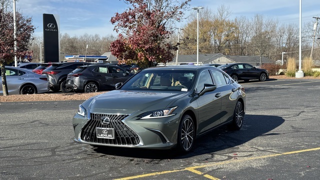 2025 Lexus ES 350's photo