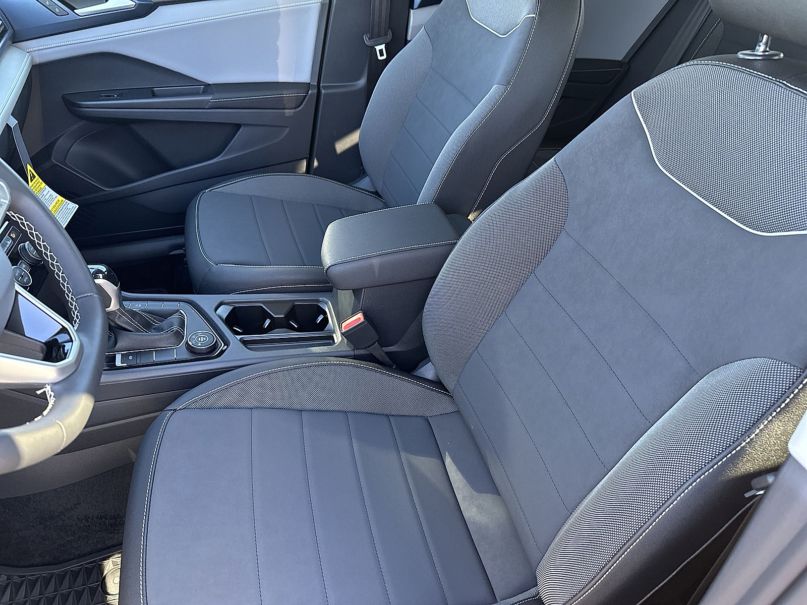 New 2024 Pyrite Silver Volkswagen 1.5T SE image 13