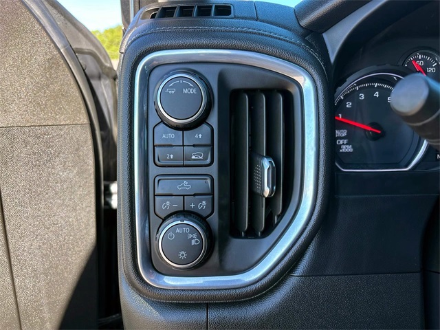 2021 Chevrolet Silverado 1500 LT photo 16