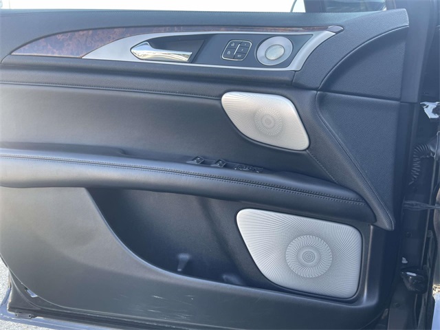 2020 Lincoln MKZ Reserve photo 28