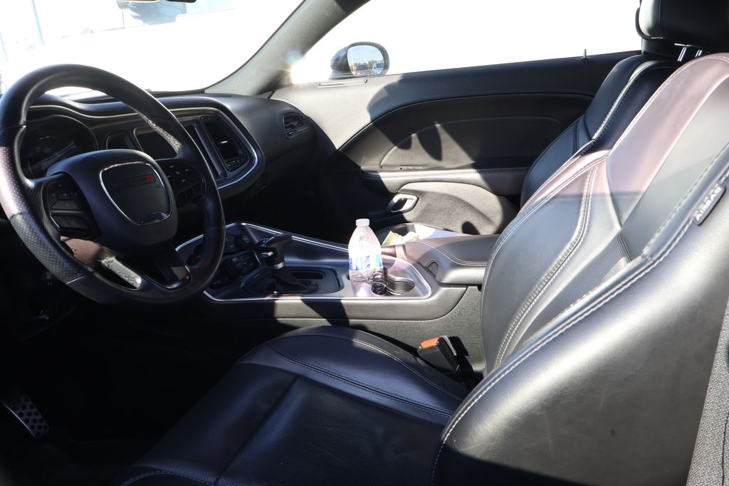 2018 Dodge Challenger R/T photo 11