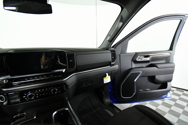2025 Chevrolet Silverado 1500 RST photo 19