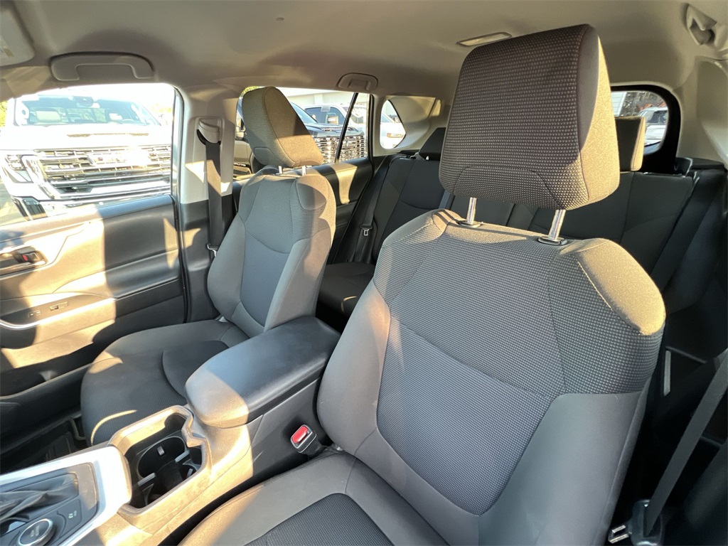 2022 Toyota RAV4 Hybrid LE photo 13