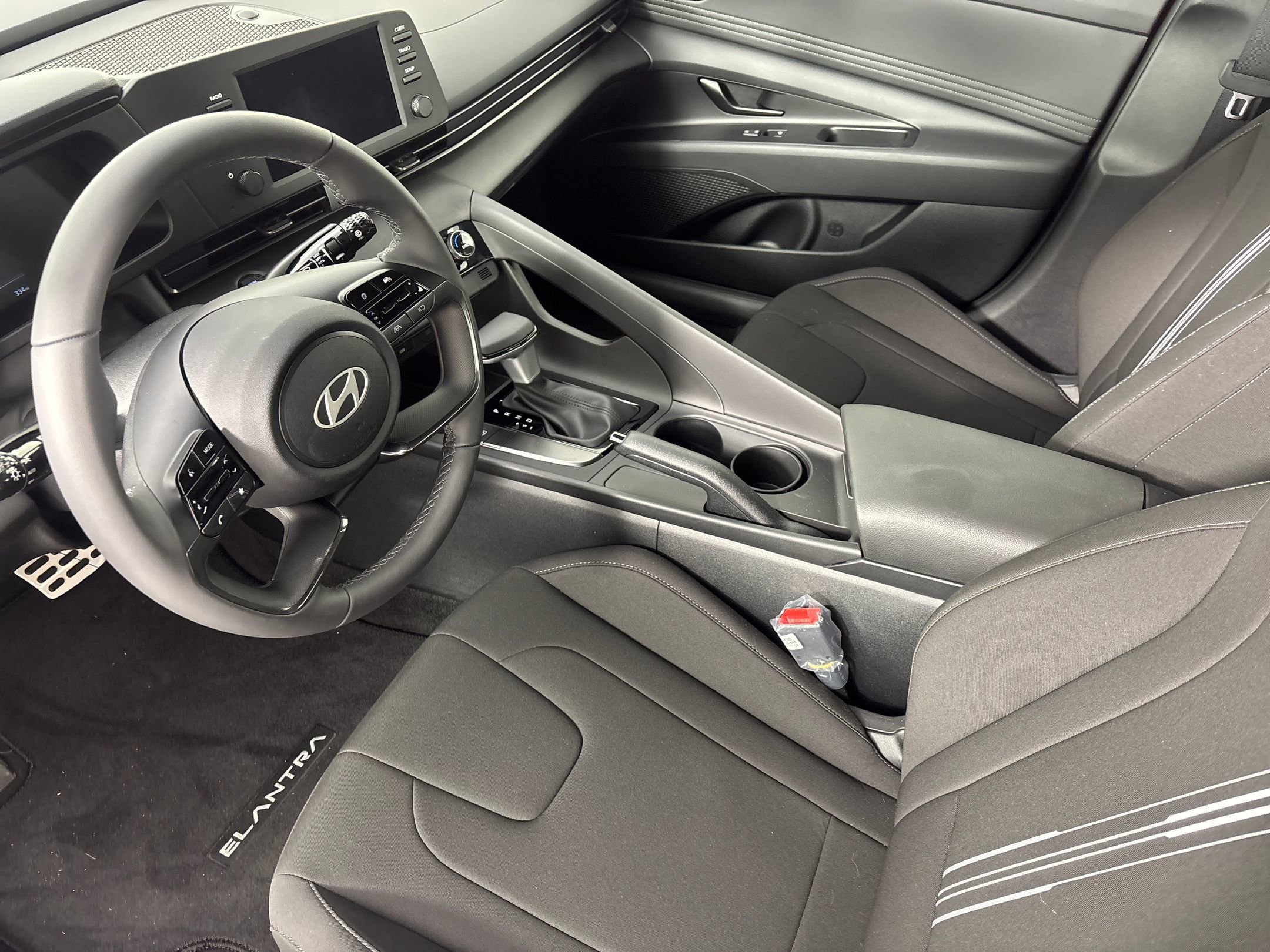 2025 Hyundai Elantra SEL Sport photo 4