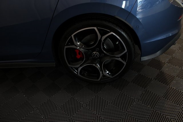 2025 Volkswagen Golf GTI Autobahn photo 21