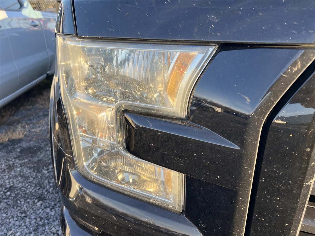 2016 Ford F-150 XLT photo 2