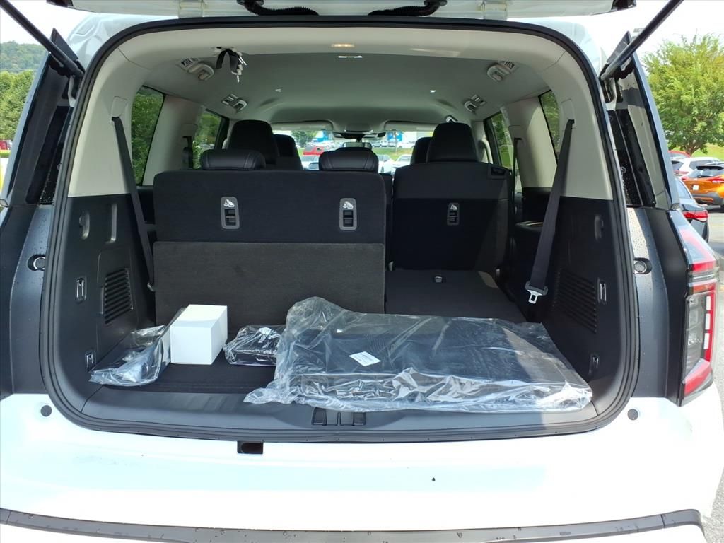 2026 Nissan Armada SV photo 14