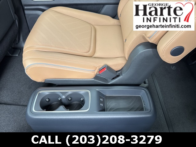 2026 Infiniti QX80 Luxe photo 13
