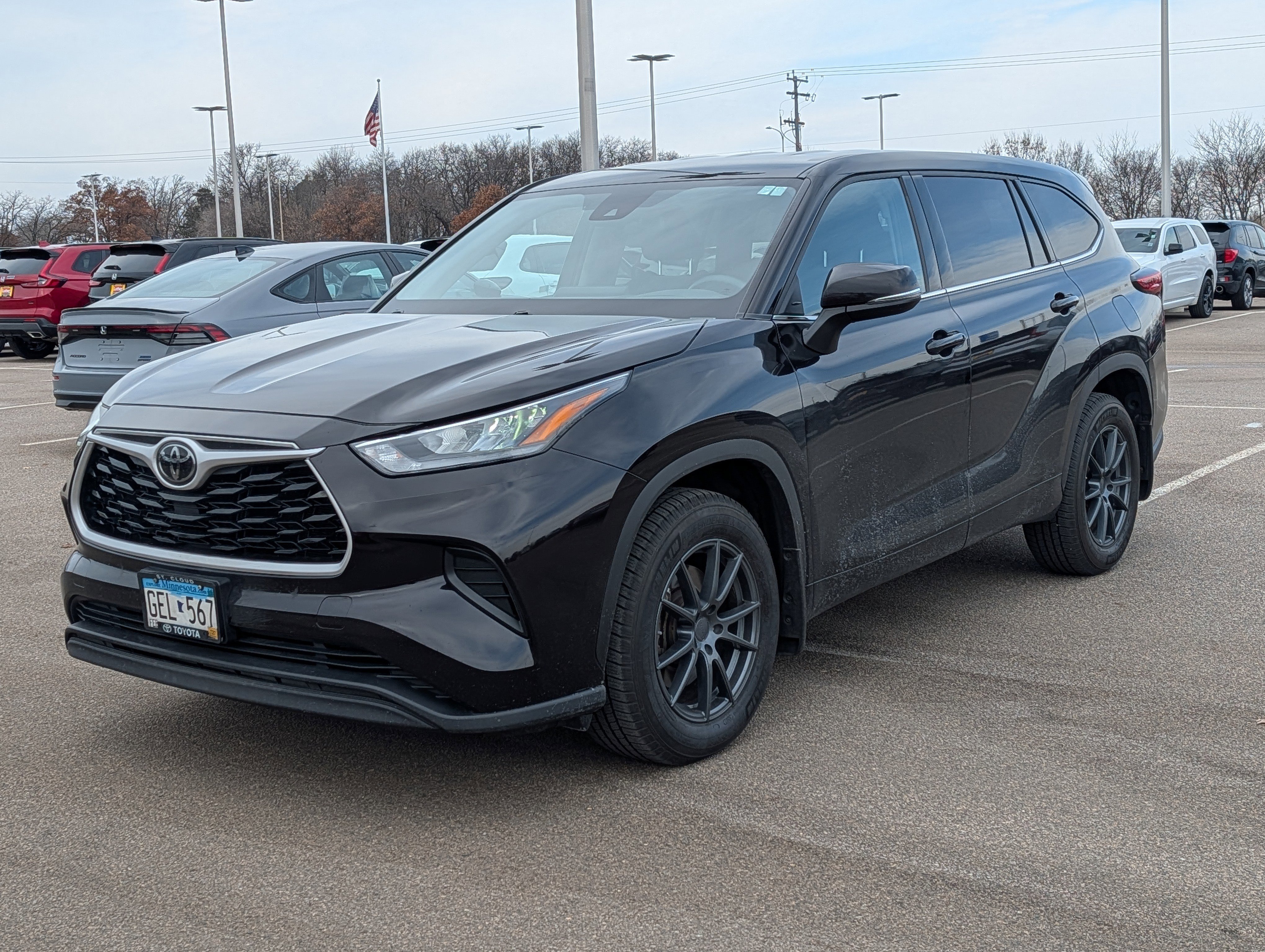 Used 2020 Toyota Highlander L with VIN 5TDCZRBH8LS010240 for sale in Waite Park, Minnesota