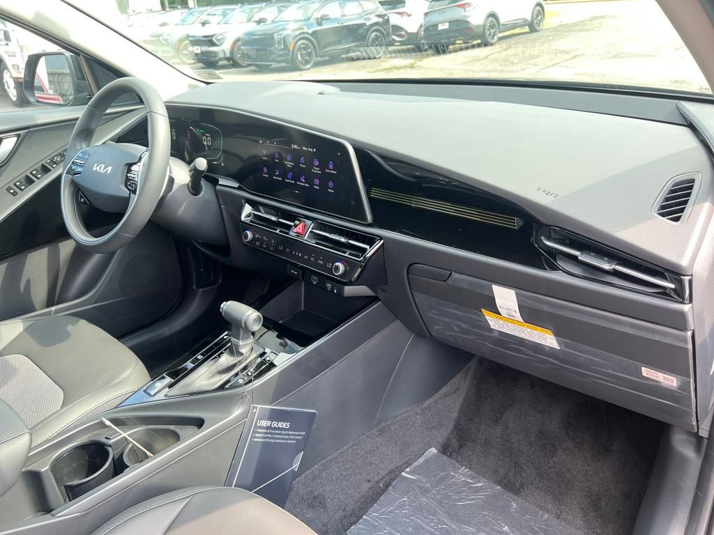 2025 Kia Niro EX photo 28