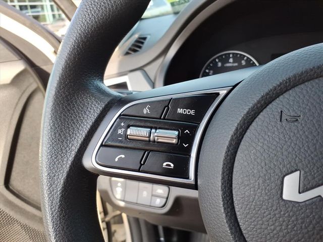 2022 Kia Seltos LX photo 20