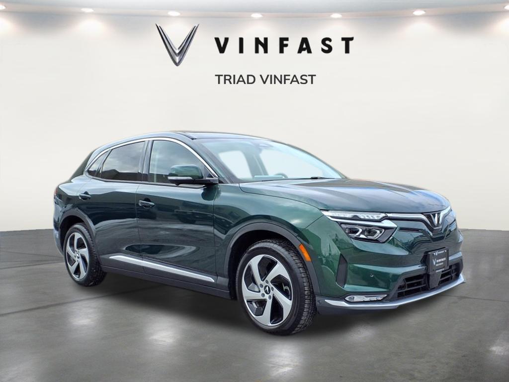 2025 VinFast VF 8 Eco's photo